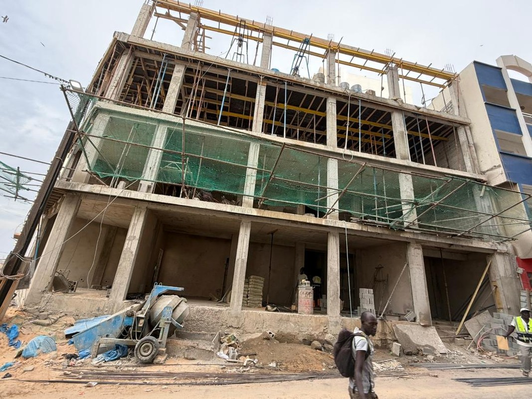 Bâtiment R+4 à Dakar