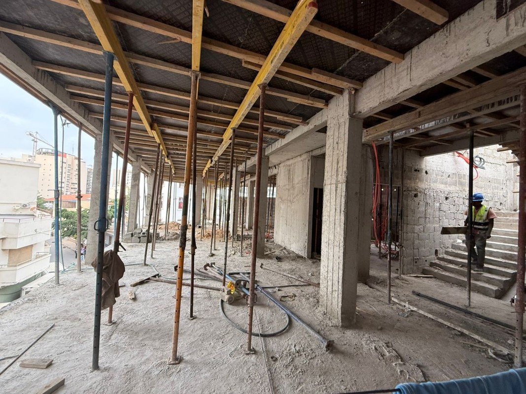 Bâtiment R+4 à Dakar